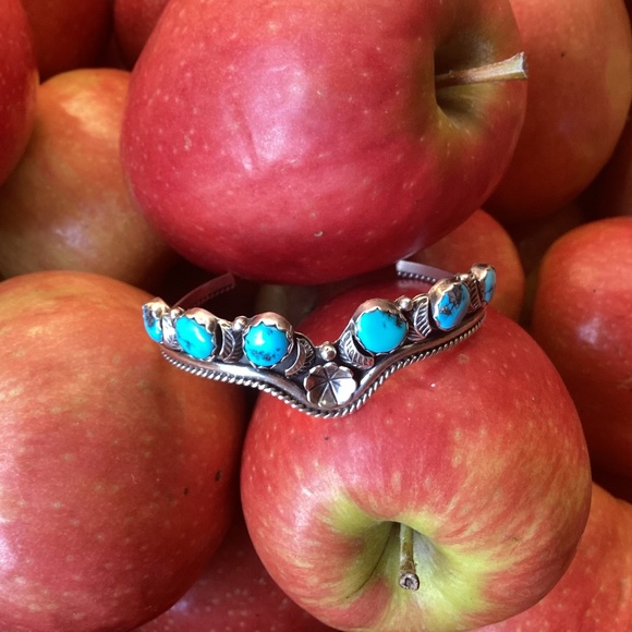 Beautiful Navajo Native American Sterling Silver Signed Six Stone Turquoise Cuff - Picture 1 of 12